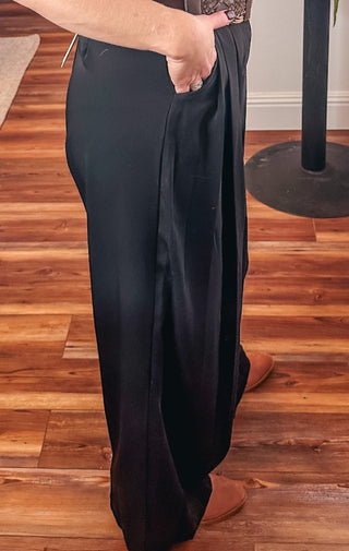 Black Pleated Pants - Wedges And Wide Legs Boutique