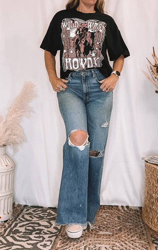 Wild West Howdy Cowboy Graphic Crop Tee - Wedges And Wide Legs Boutique